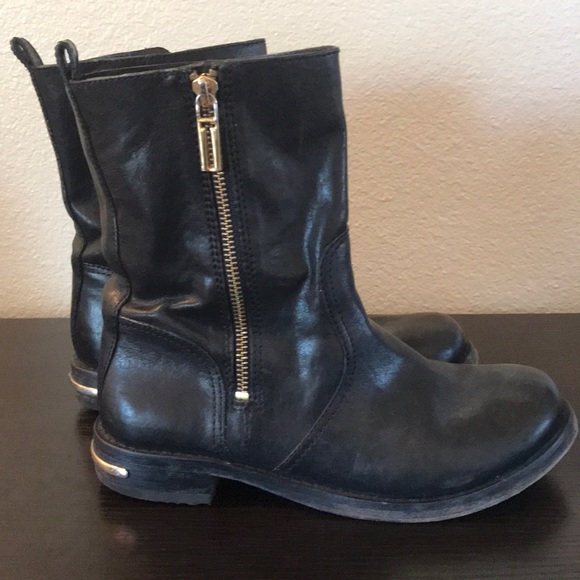 tory burch elyse bootie